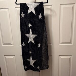 torrid Black and White Star Plush Scarf